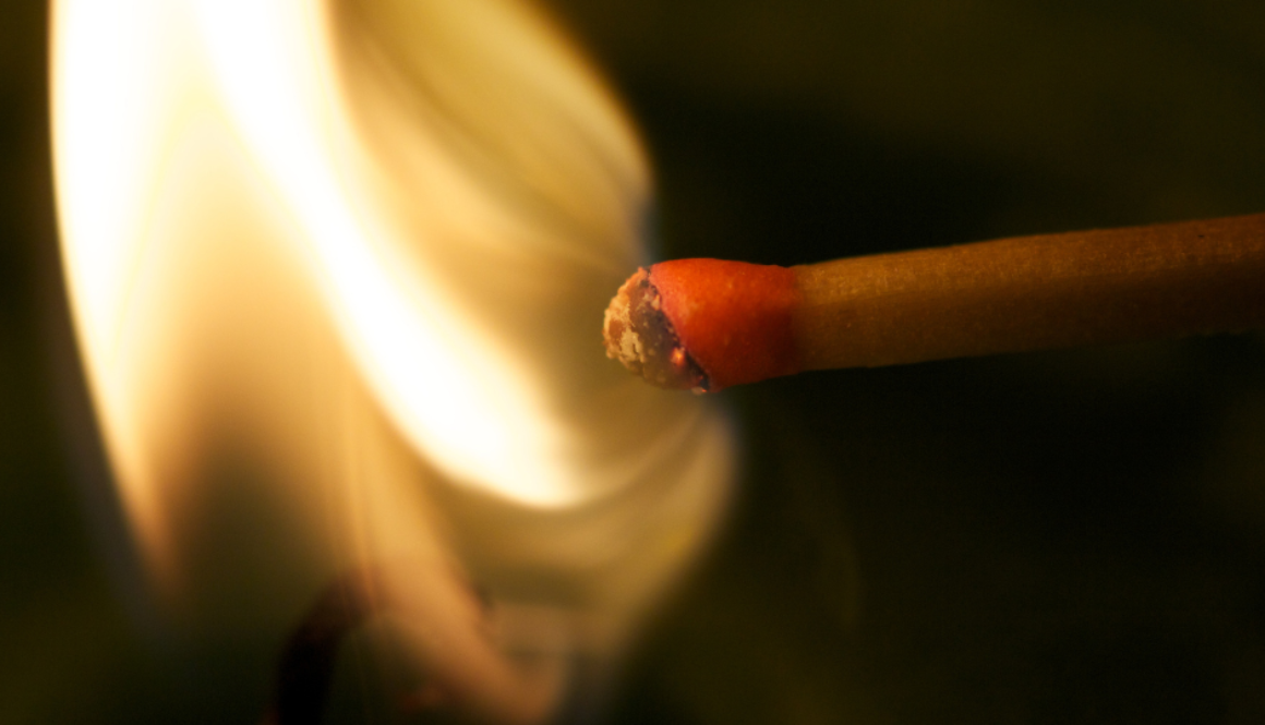 burn it Breaking Free from Your Comfort Zone: The Courage to Unbox Your Life